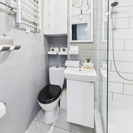Daire Intimate Close To Pge Narodowy By Renters *