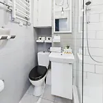 Appartement Intimate Close To Pge Narodowy By Renters *