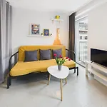 Intimate Close To Pge Narodowy By Renters Appartement Varsovie
