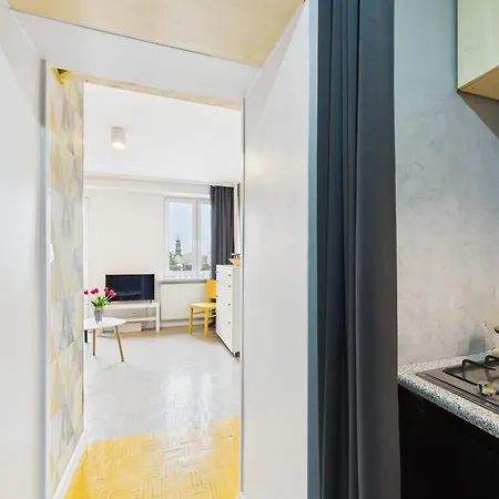 Intimate Close To Pge Narodowy By Renters * Varsó